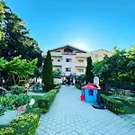 Hotel Ambasador Garden